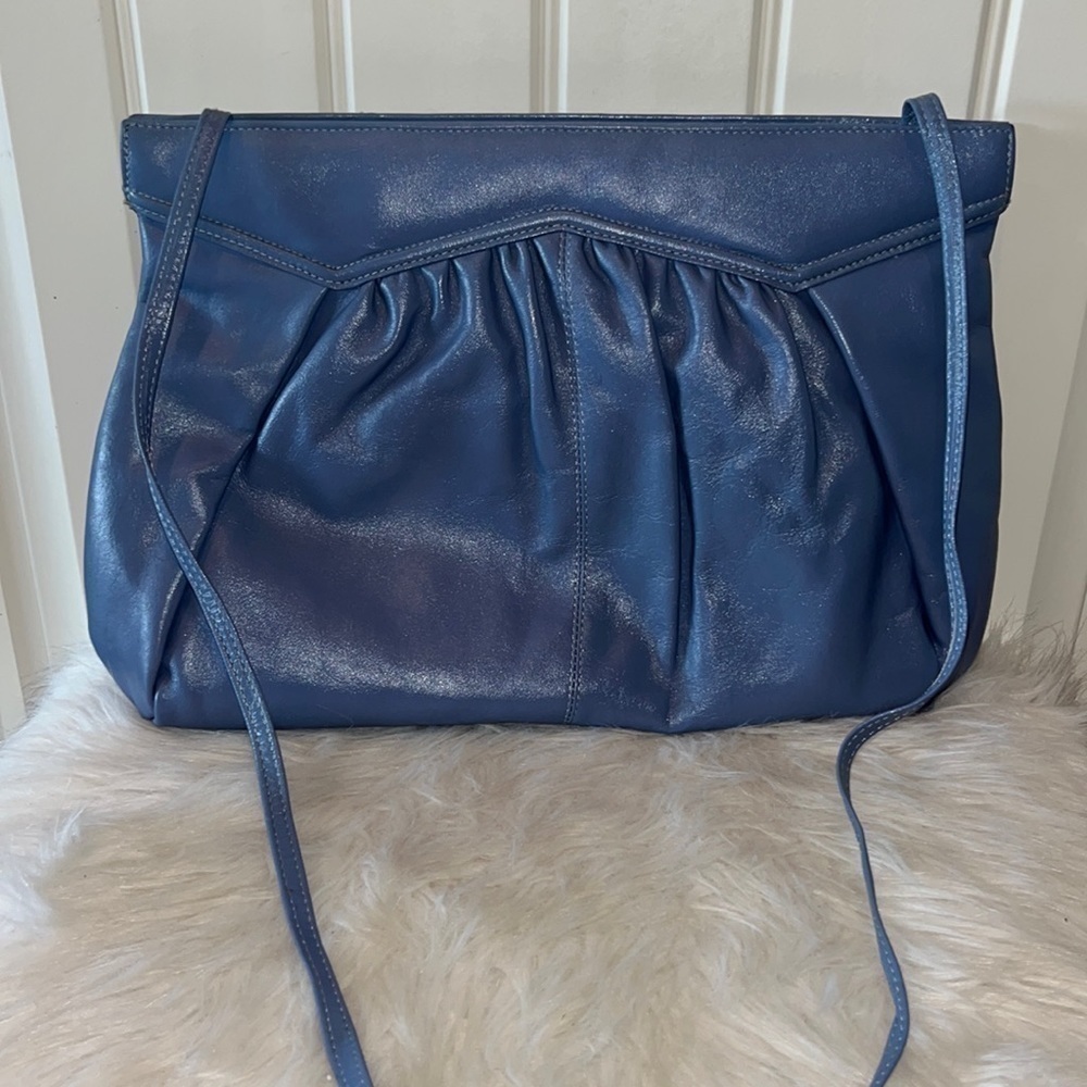 Beautiful dark periwinkle blue leather 80s shoulder purse bag
